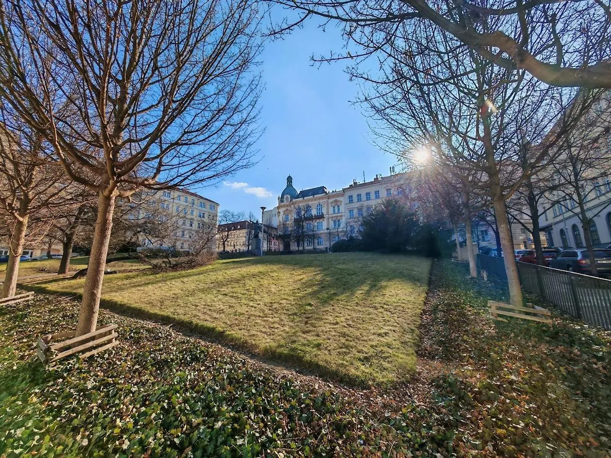 Apartment In Zizkov -301- Praga
